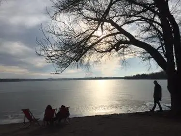 Mehr über den Artikel erfahren Lyrik am See – Ausflug zum Wörthsee