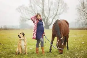 Mehr über den Artikel erfahren 44 tolle Geschenke für Schwangere