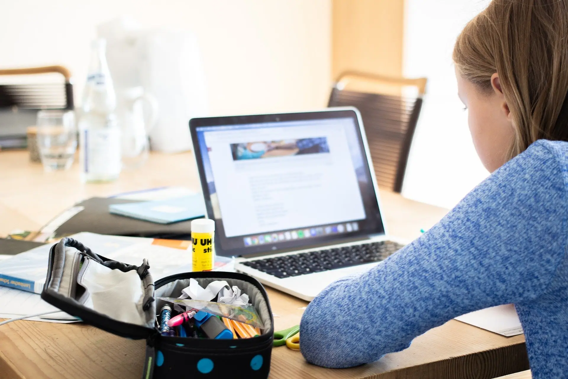 Mehr über den Artikel erfahren Distanz Fehlanzeige – 5 Eltern plaudern über ihr „Homeschooling“ in der Corona-Krise